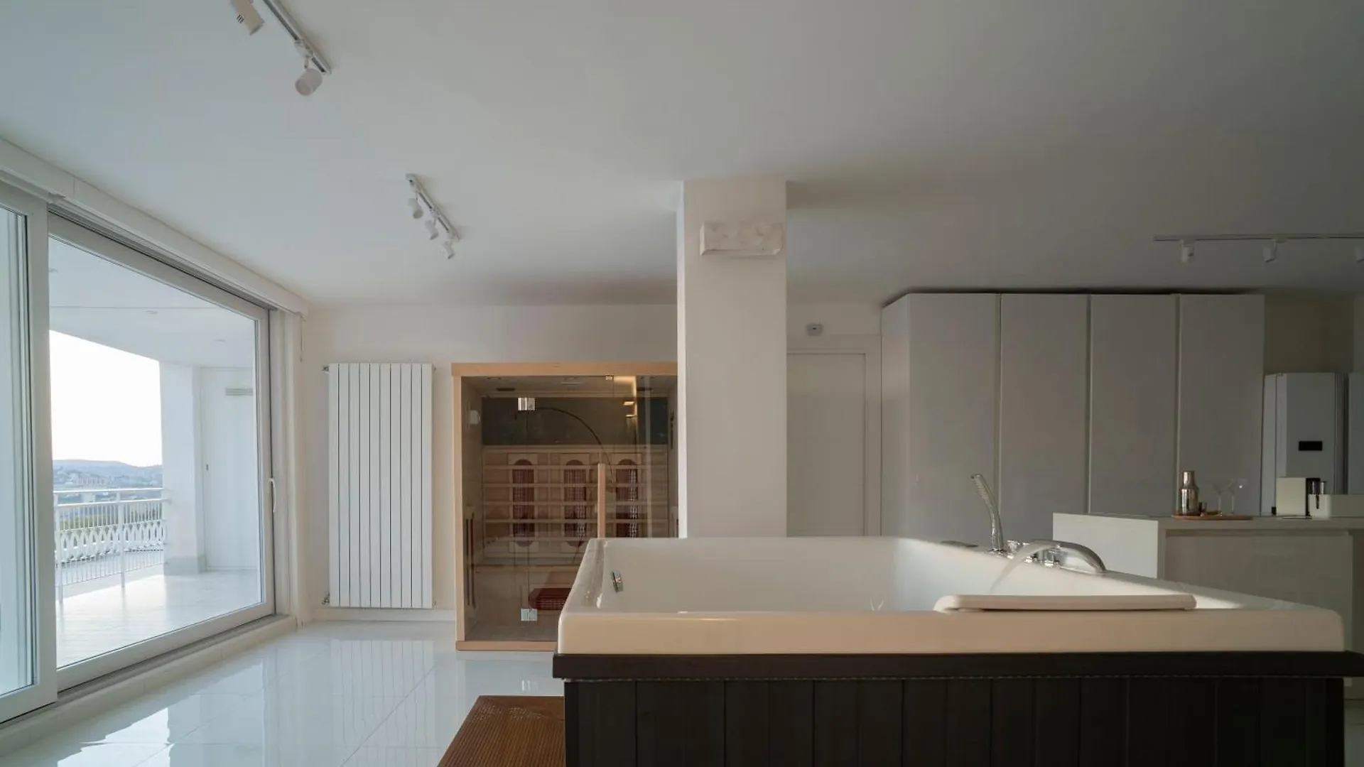 Caravaggio Luxury Apartment Naples
