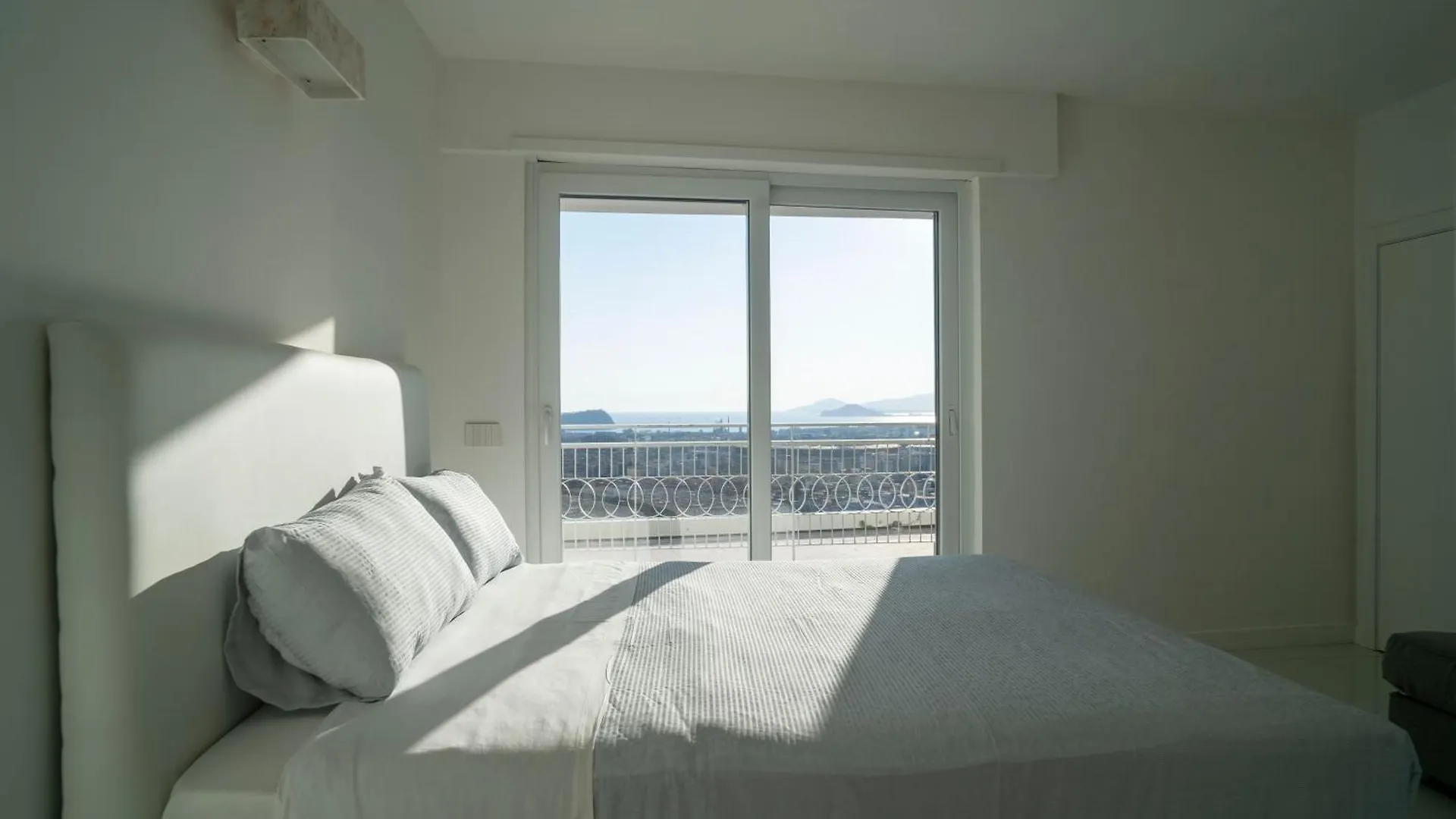 Caravaggio Luxury Apartment Naples