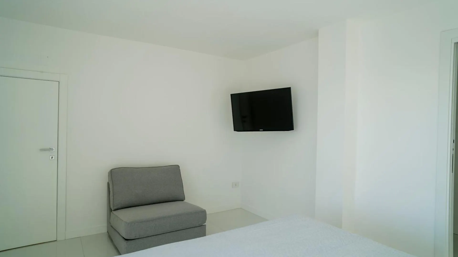 Caravaggio Luxury Apartment Naples 0*,