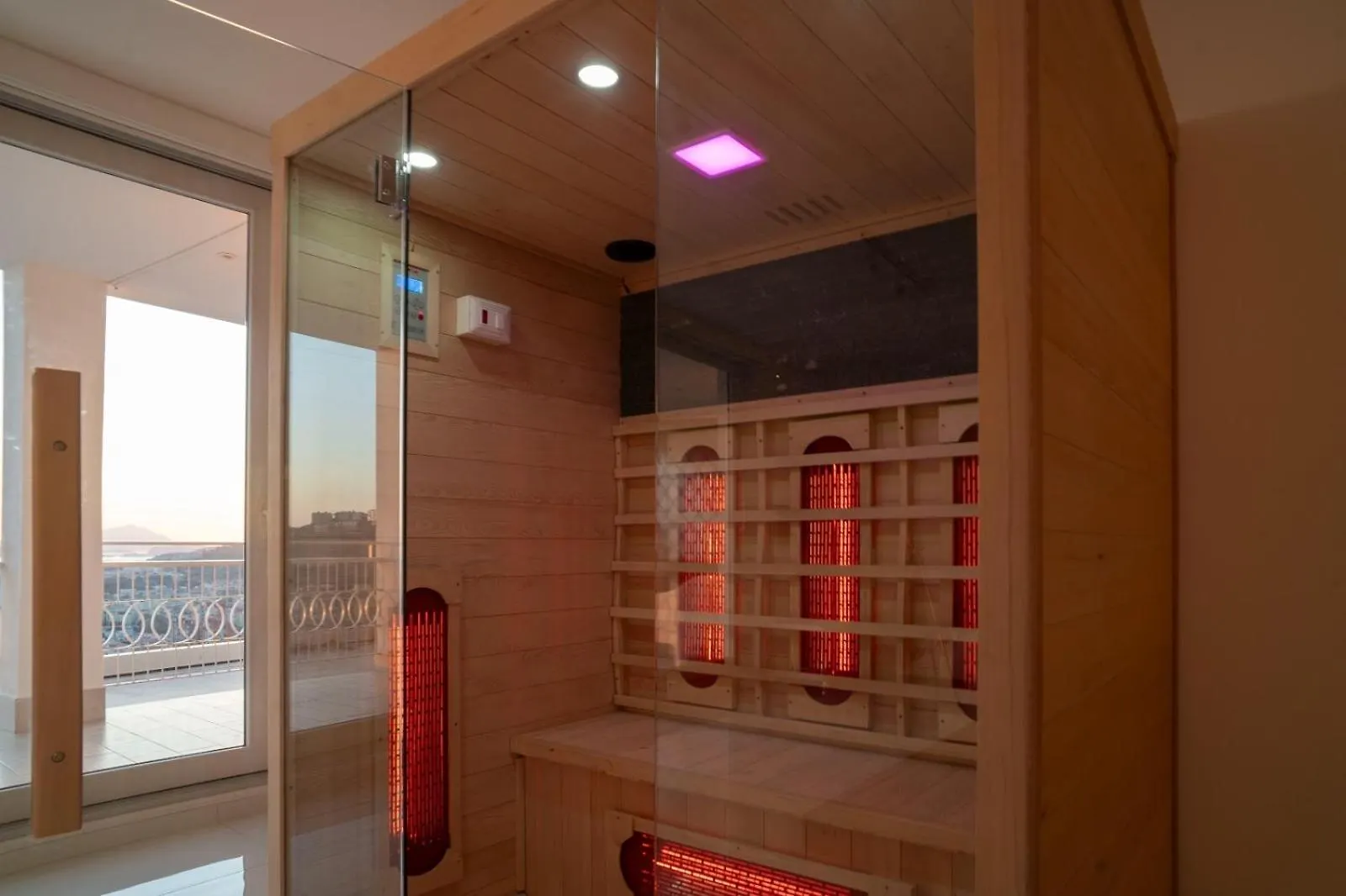 Caravaggio Luxury Apartment Naples 0*,