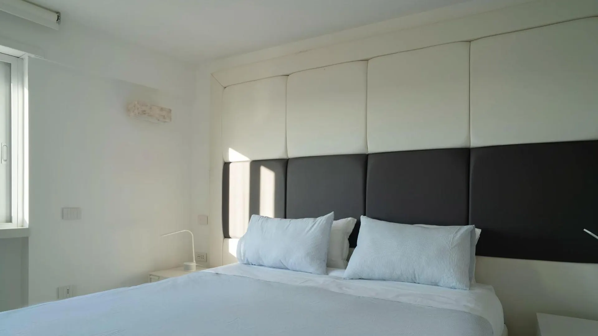 Caravaggio Luxury Apartment Naples 0*,  Italy