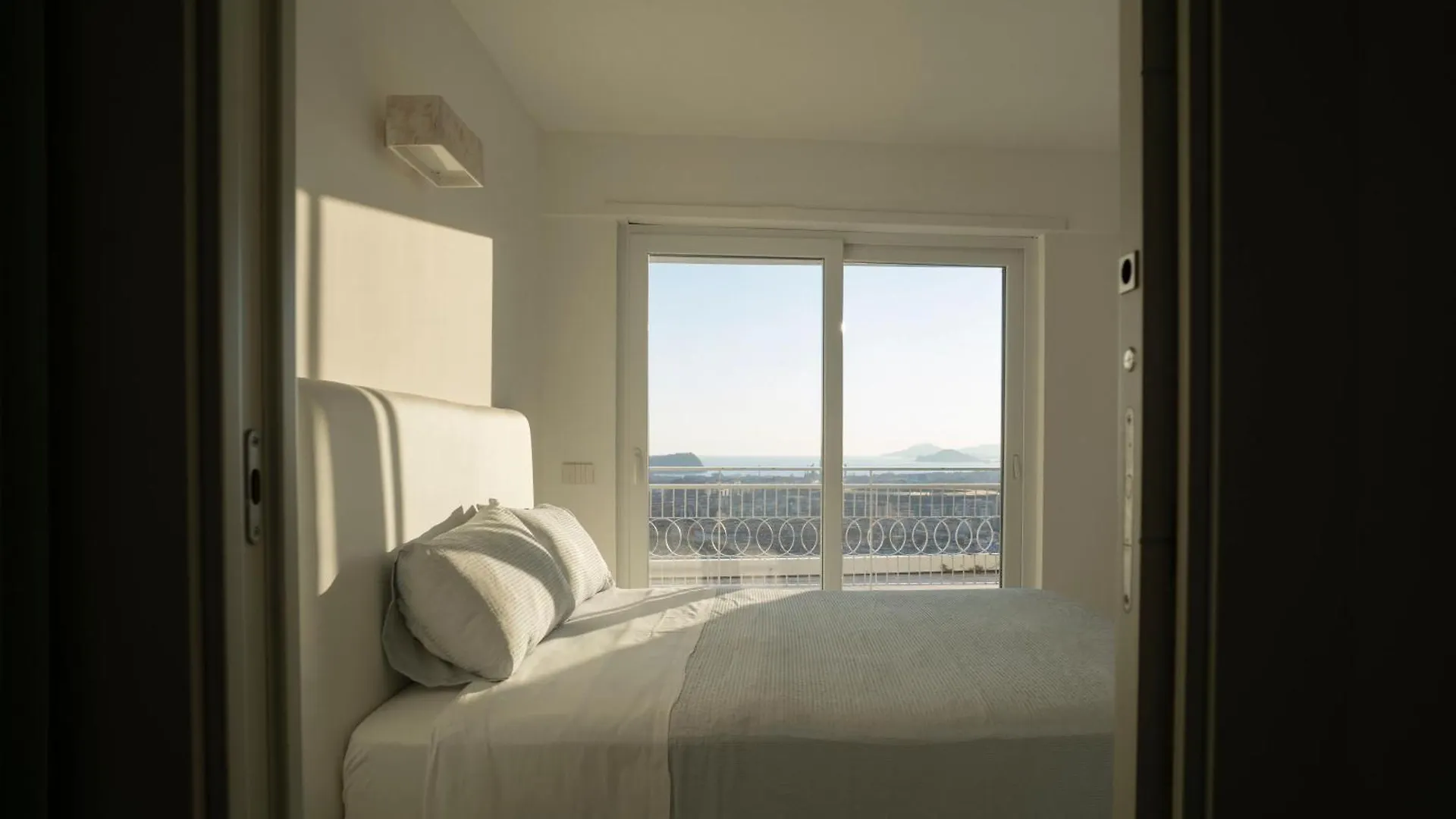 Caravaggio Luxury Apartment Naples