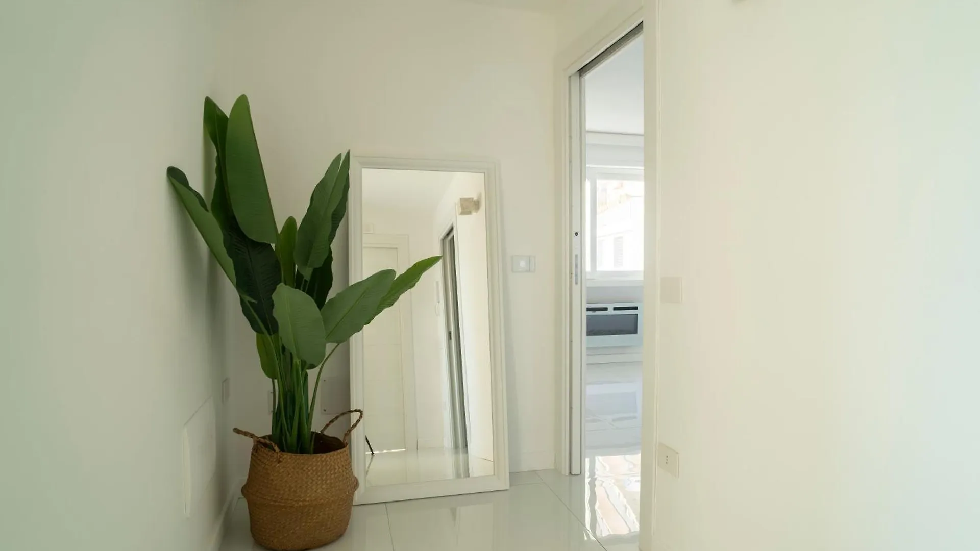 Caravaggio Luxury Apartment Naples