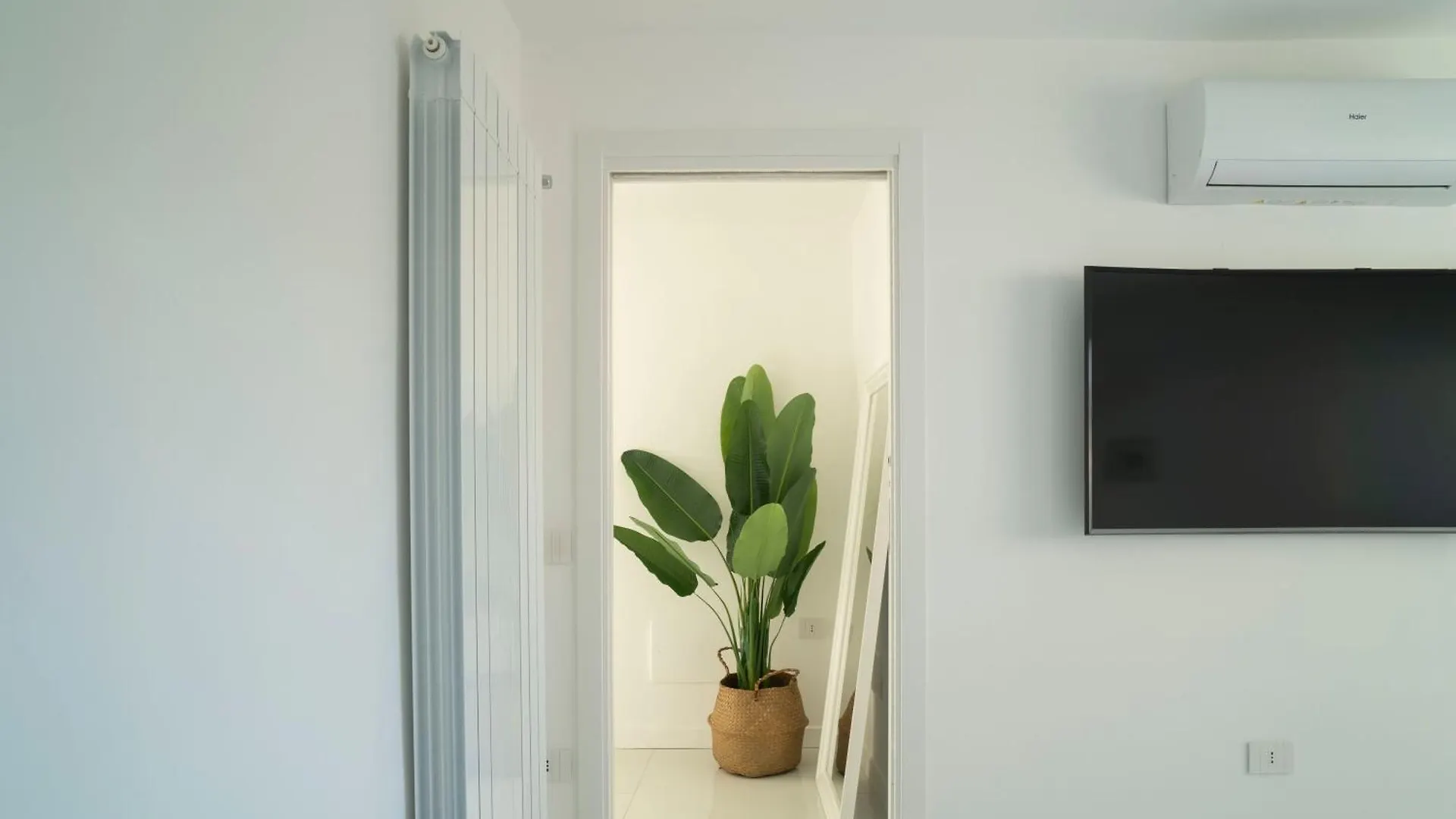 Caravaggio Luxury Apartment Naples