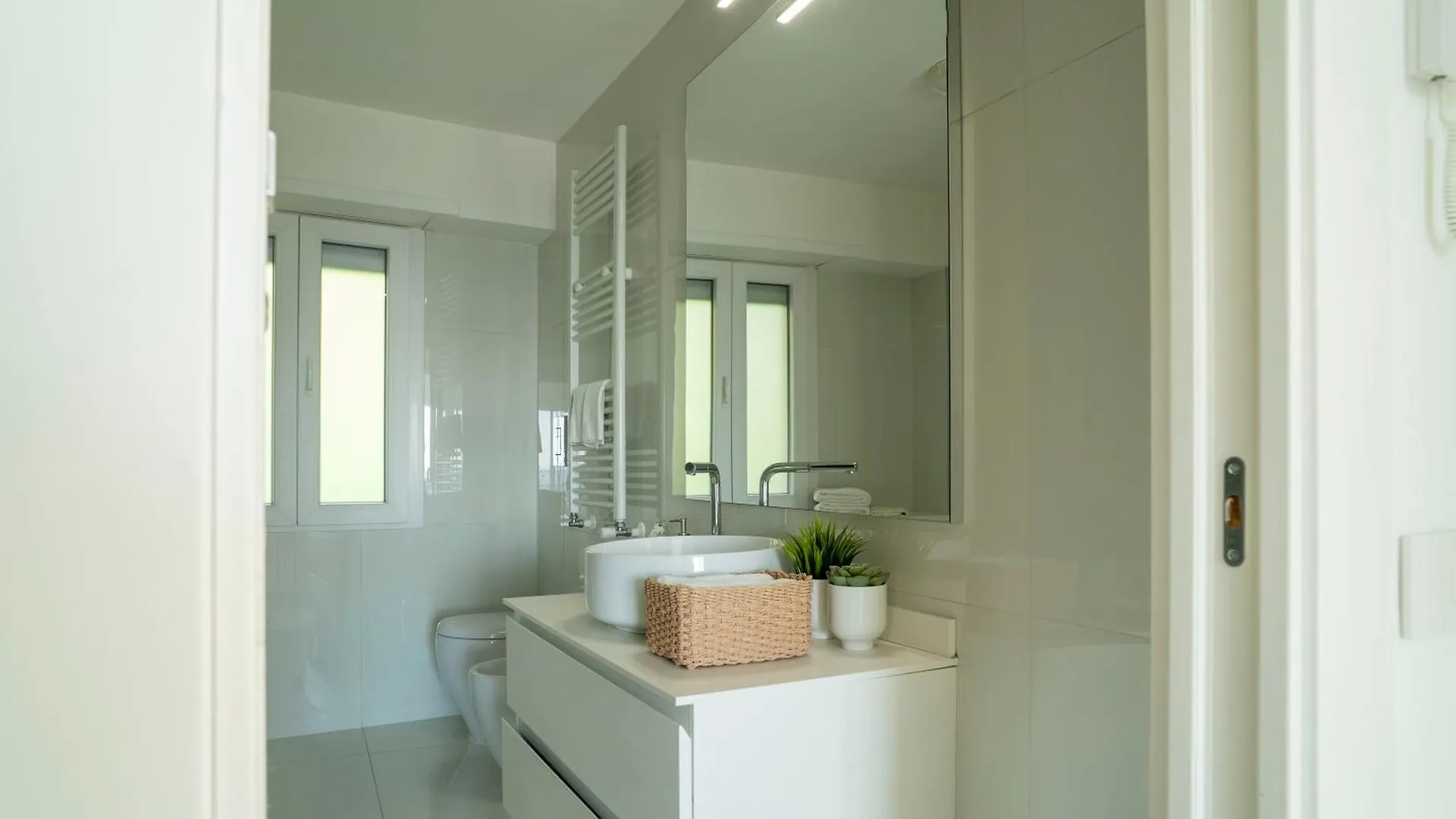 Caravaggio Luxury Apartment Naples