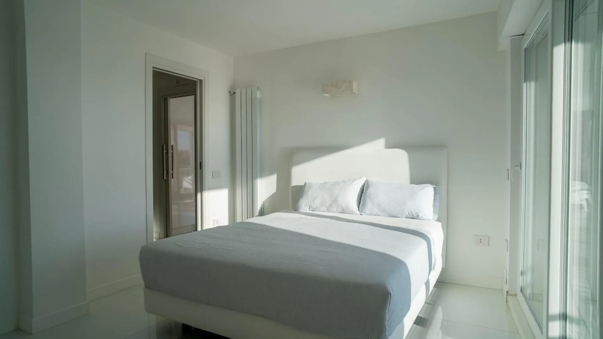 Caravaggio Luxury Apartment Naples
